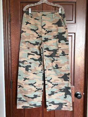 GAP, Camouflage, Cargo, Wide-leg jeans. Size 10